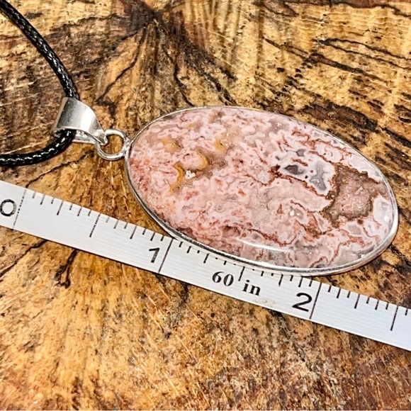 Beige- Brown Crazy Lace Agate Pendant 2 1/4” - Picture 9 of 11